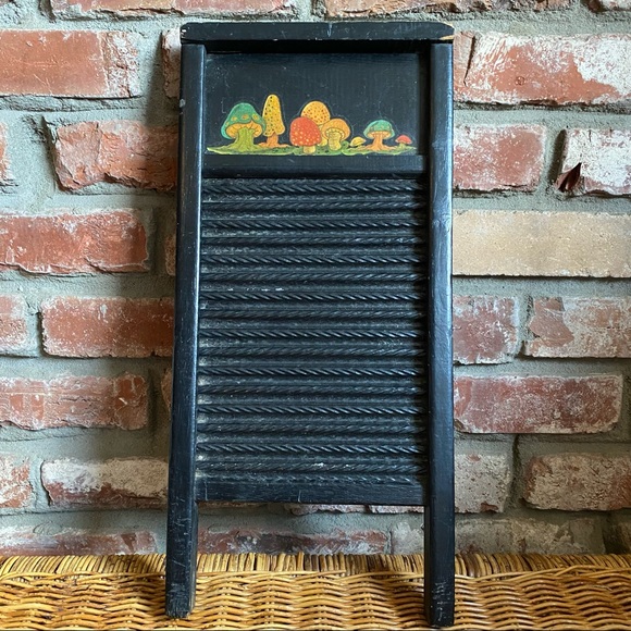 Vintage Painted Washboard Mushroom Wall Decor